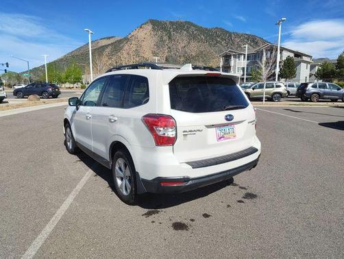 Crystal White Pearl 2016 Subaru Forester 2.5i Limited