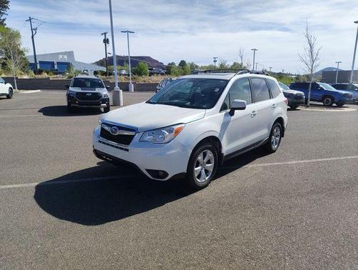 Crystal White Pearl 2016 Subaru Forester 2.5i Limited