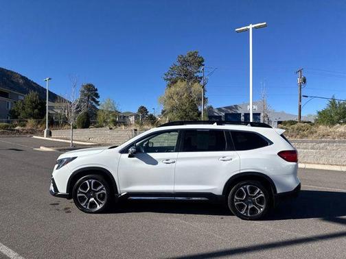 Crystal White Pearl 2023 Subaru Ascent Limited 8-Passenger