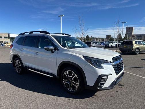 Crystal White Pearl 2023 Subaru Ascent Limited 8-Passenger