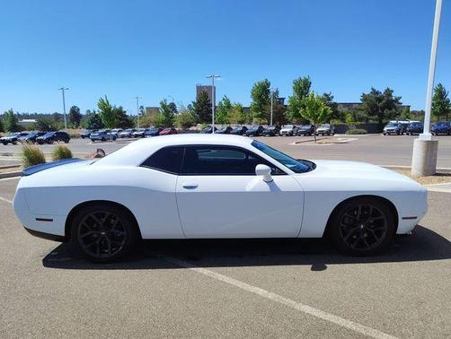 White Knuckle Clearcoat 2022 Dodge Challenger GT