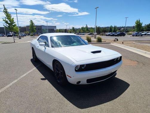 White Knuckle Clearcoat 2022 Dodge Challenger GT