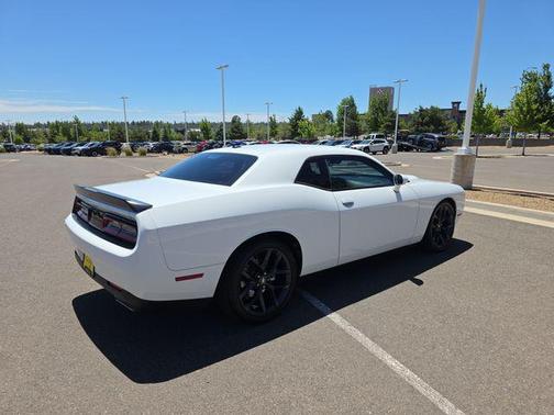 White Knuckle Clearcoat 2022 Dodge Challenger GT