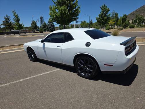 White Knuckle Clearcoat 2022 Dodge Challenger GT