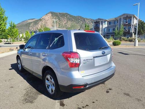 Ice Silver Metallic 2015 Subaru Forester 2.5i