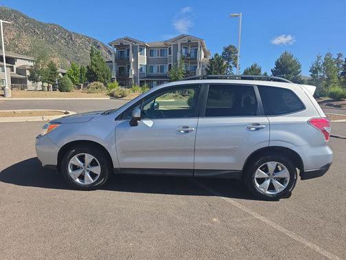 Ice Silver Metallic 2015 Subaru Forester 2.5i Limited