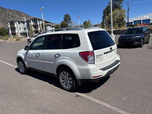 Satin White Pearl 2011 Subaru Forester 2.5 X