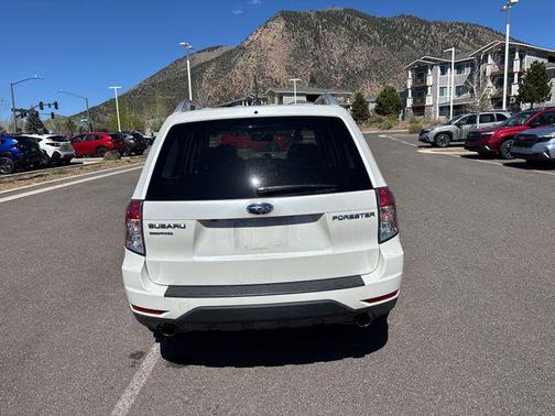 Satin White Pearl 2011 Subaru Forester 2.5 X