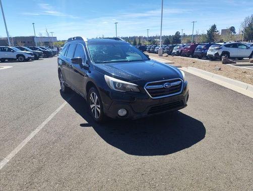 Crystal Black Silica 2018 Subaru Outback 2.5i Limited