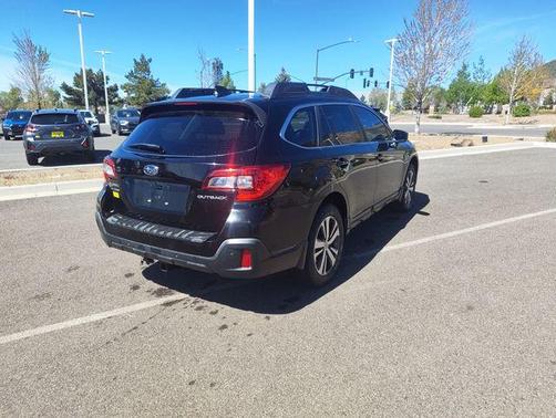 Crystal Black Silica 2018 Subaru Outback 2.5i Limited