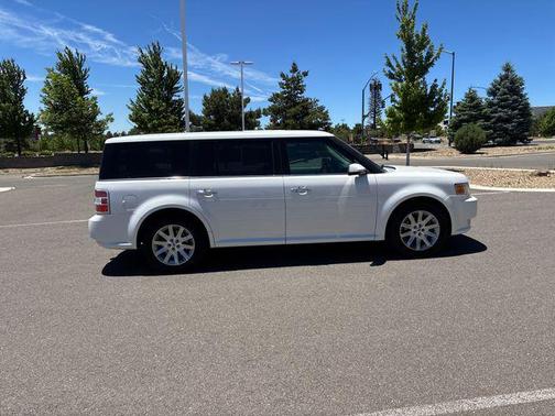 White 2010 Ford Flex SEL