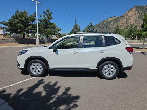 Crystal White Pearl 2023 Subaru Forester Base