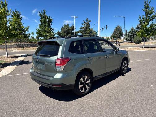 Jasmine Green Metallic 2018 Subaru Forester 2.5i Limited