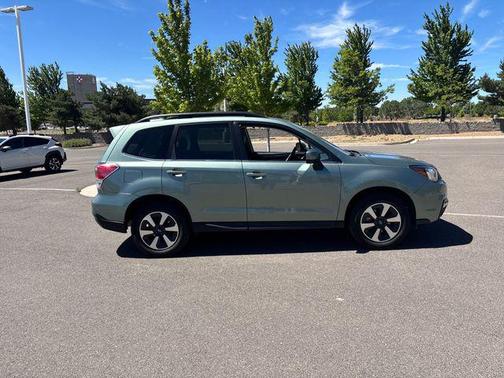Jasmine Green Metallic 2018 Subaru Forester 2.5i Limited