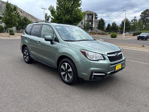 Jasmine Green Metallic 2018 Subaru Forester 2.5i Limited