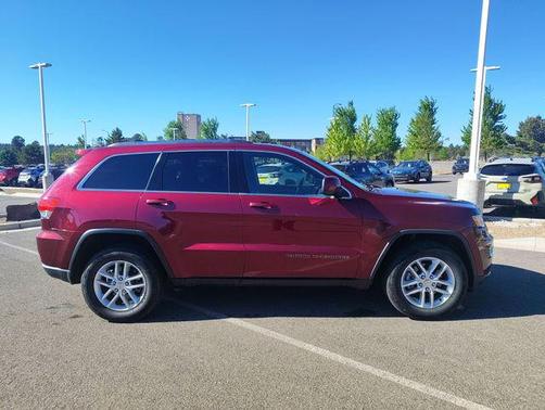 Velvet Red Pearlcoat 2018 Jeep Grand Cherokee Laredo E