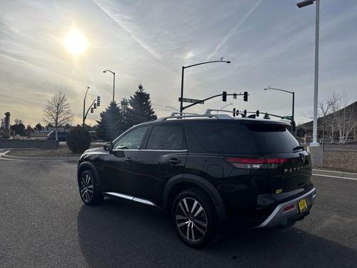 2023 Nissan Pathfinder Platinum 4WD