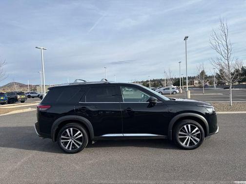 2023 Nissan Pathfinder Platinum 4WD