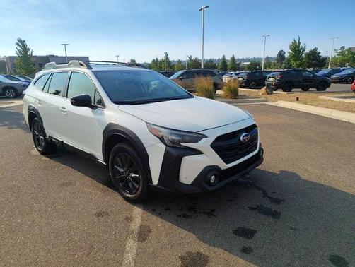 Crystal White Pearl 2023 Subaru Outback Onyx Edition