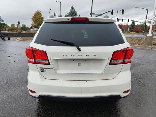 White 2016 Dodge Journey SXT