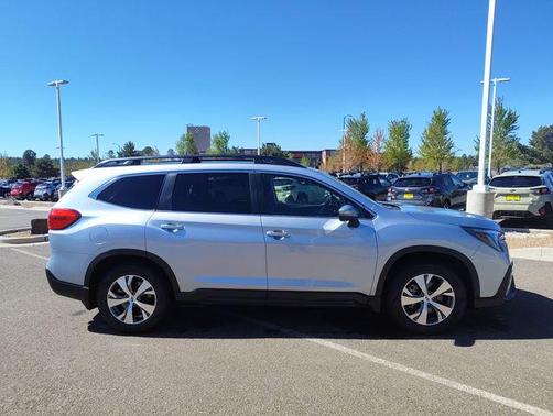 Ice Silver Metallic 2023 Subaru Ascent Premium 7-Passenger