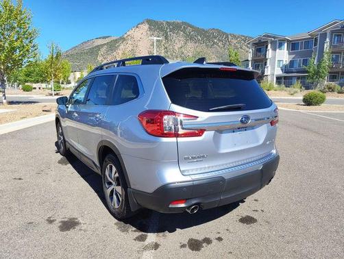 Ice Silver Metallic 2023 Subaru Ascent Premium 7-Passenger