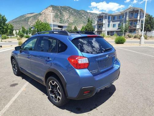Quartz Blue Pearl 2017 Subaru Crosstrek 2.0i Premium