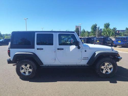 Bright White Clearcoat 2014 Jeep Wrangler Unlimited Sport