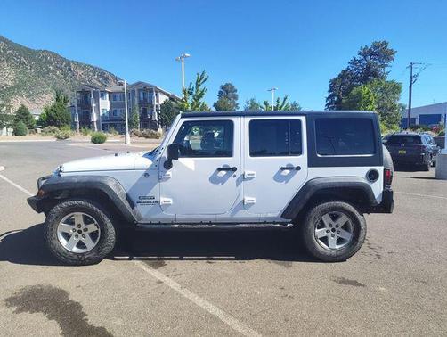 Bright White Clearcoat 2014 Jeep Wrangler Unlimited Sport