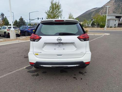Glacier White 2018 Nissan Rogue S