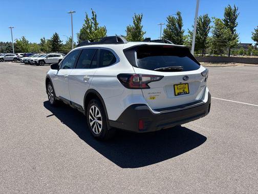 Crystal White Pearl 2020 Subaru Outback Premium