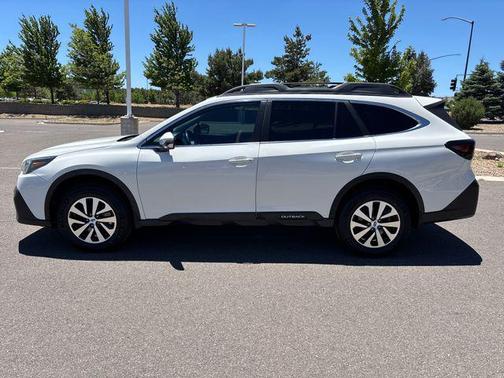 Crystal White Pearl 2020 Subaru Outback Premium