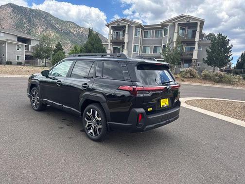 Crystal Black Silica 2026 Subaru Outback Touring XT