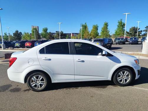 Summit White 2016 Chevrolet Sonic LT