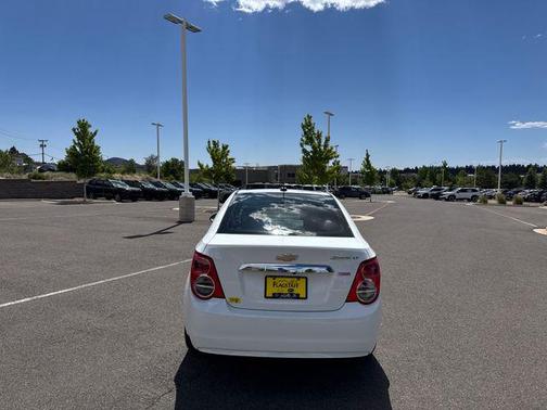 Summit White 2016 Chevrolet Sonic LT