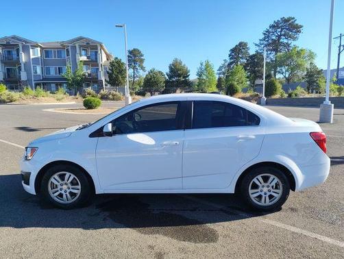 Summit White 2016 Chevrolet Sonic LT