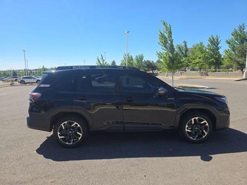 Crystal Black Silica 2025 Subaru Forester Hybrid Premium