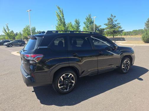 Crystal Black Silica 2025 Subaru Forester Hybrid Premium
