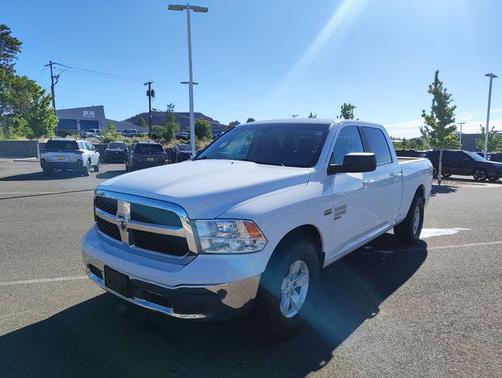 Bright White Clearcoat 2019 RAM 1500 SLT