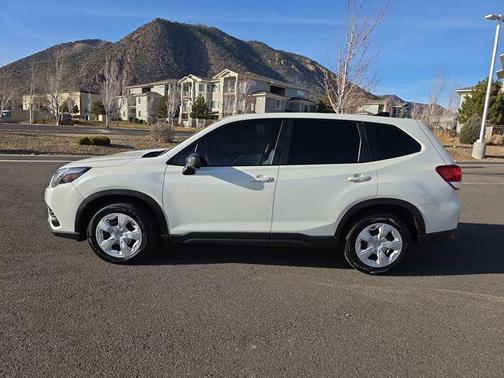 2024 Subaru Forester Base