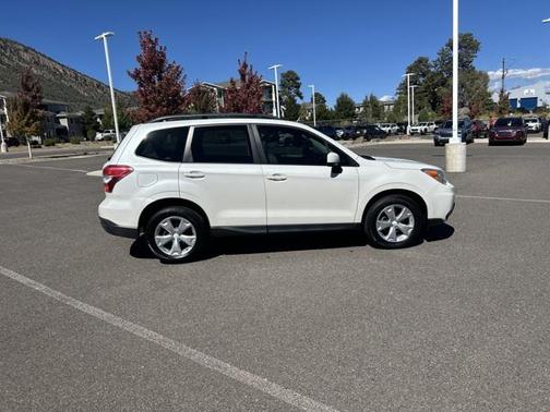 Satin White Pearl 2015 Subaru Forester 2.5i Premium
