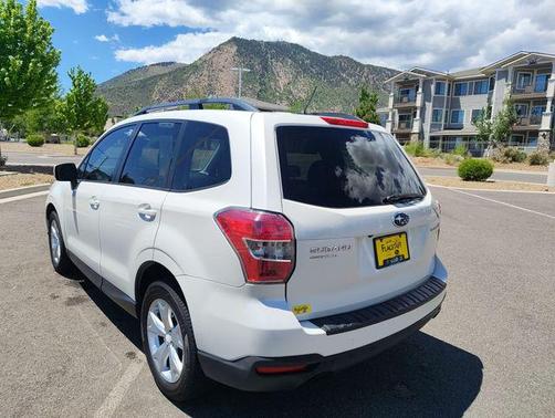 Satin White Pearl 2015 Subaru Forester 2.5i Premium