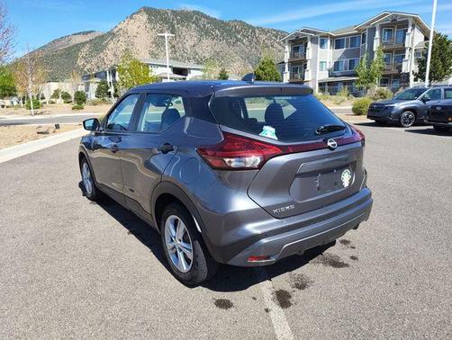 Gun Metallic 2022 Nissan Kicks S