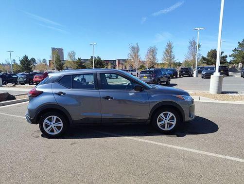 Gun Metallic 2022 Nissan Kicks S