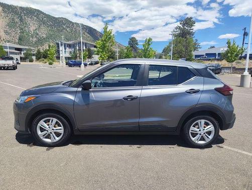 Gun Metallic 2022 Nissan Kicks S