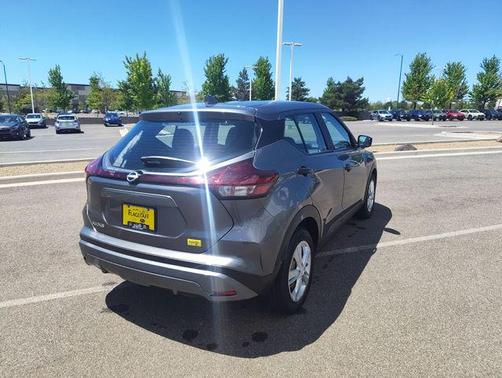 Gun Metallic 2022 Nissan Kicks S