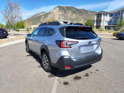 Ice Silver Metallic 2024 Subaru Outback Premium