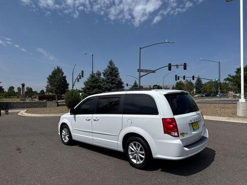 Bright White Clearcoat 2014 Dodge Grand Caravan SXT