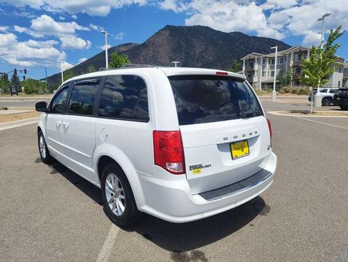 Bright White Clearcoat 2014 Dodge Grand Caravan SXT