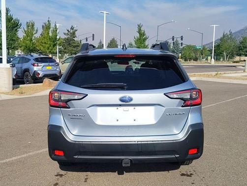 Ice Silver Metallic 2023 Subaru Outback Premium